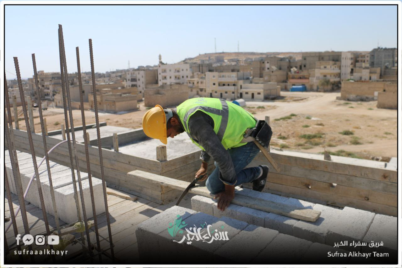 جانب من تطورات بناء مسجد معاذ بن جبل...